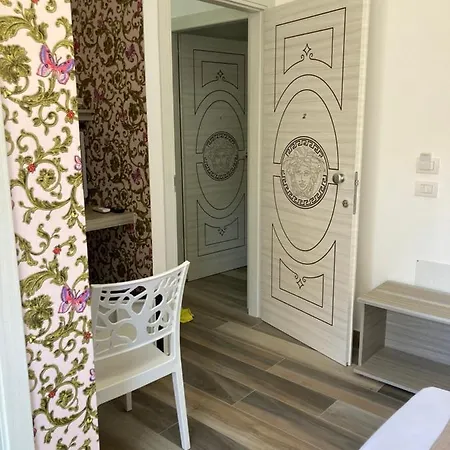 Domus Luxury Apartment *